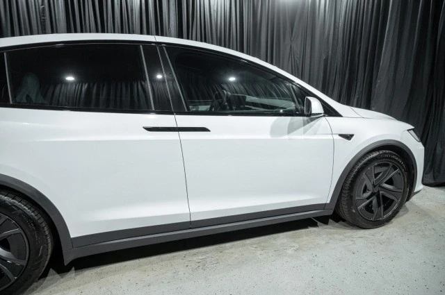 2026 Tesla Model X - Image 6 of 12