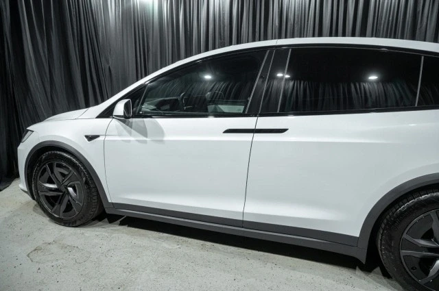 2026 Tesla Model X - Image 7 of 12