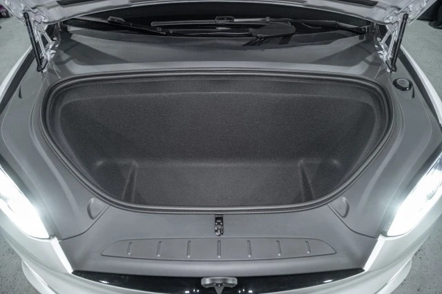 2026 Tesla Model X - Image 4 of 12