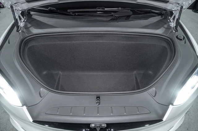 2026 Tesla Model X - Image 4 of 12