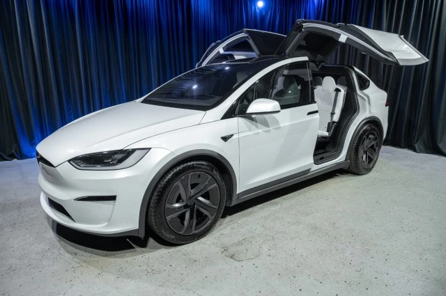 2026 Tesla Model X - Image 2 of 21