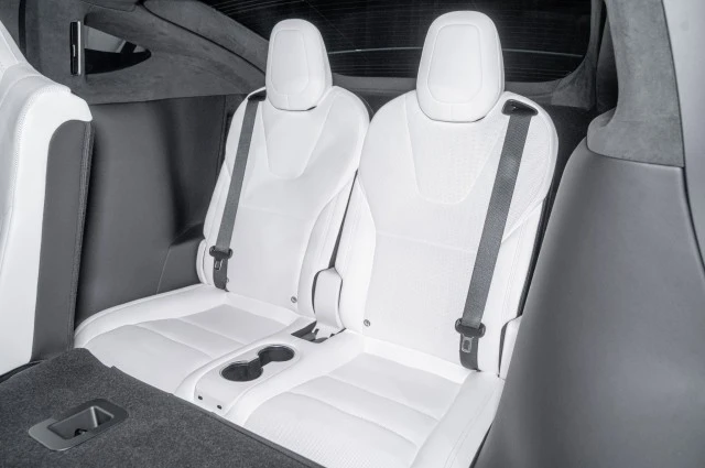 2026 Tesla Model X - Image 14 of 21