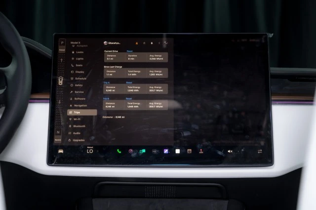 2026 Tesla Model X - Image 19 of 21