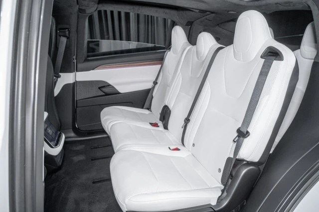 2026 Tesla Model X - Image 13 of 21
