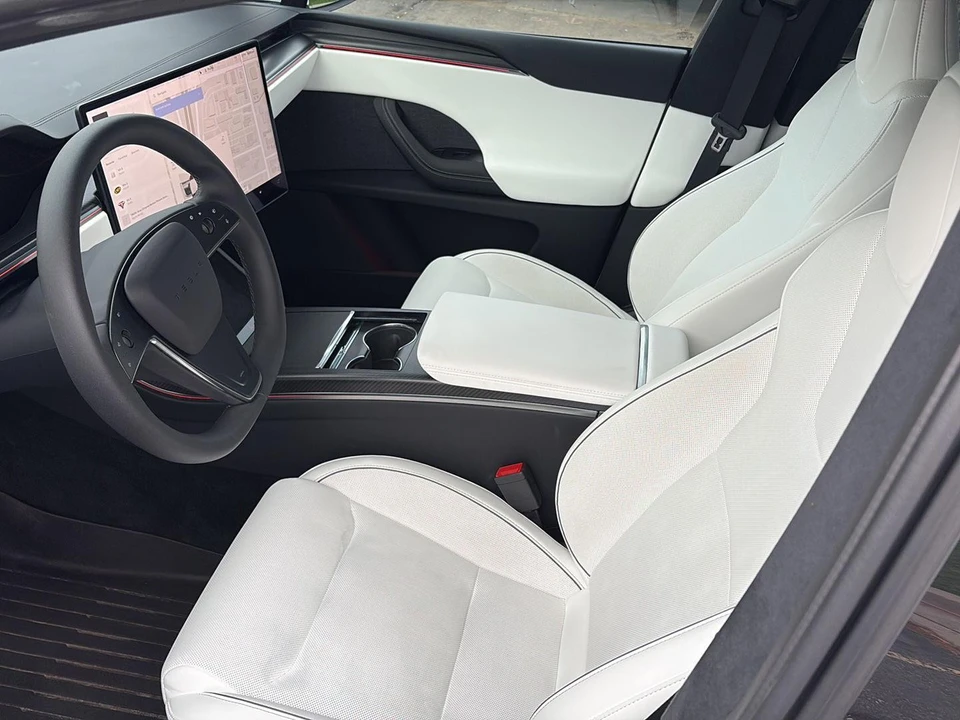 2026 Tesla Model X Plaid - Image 11 of 21