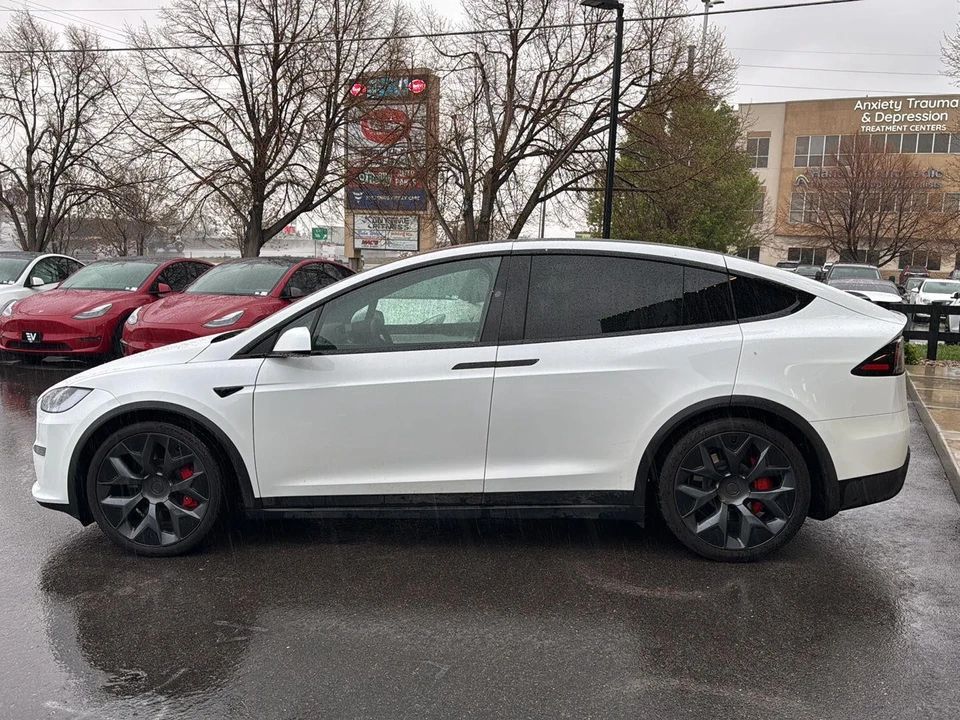 2026 Tesla Model X Plaid - Image 4 of 21