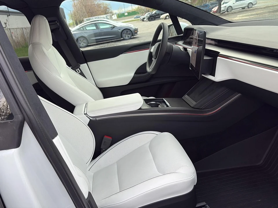 2026 Tesla Model X Plaid - Image 8 of 21