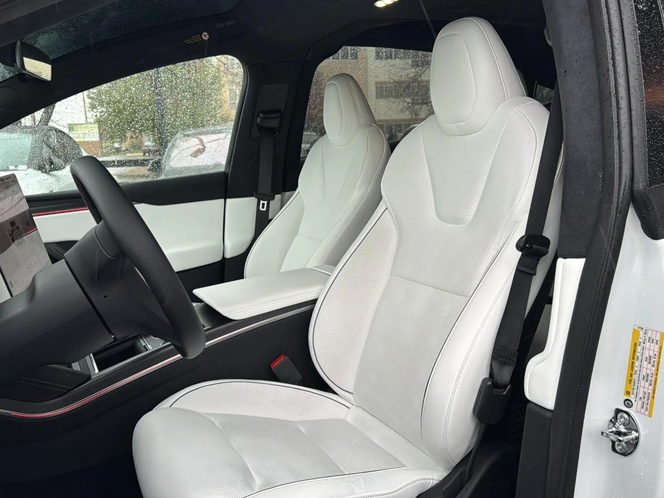 2026 Tesla Model X Plaid - Image 12 of 21