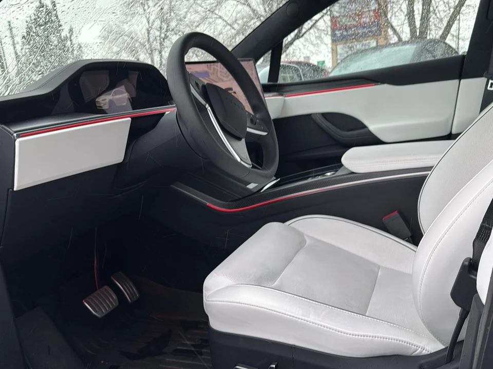 2026 Tesla Model X Plaid - Image 11 of 21