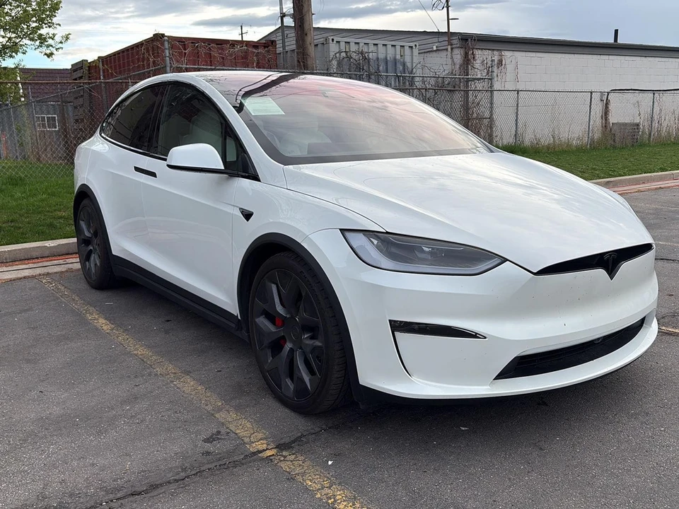 2026 Tesla Model X Plaid - Image 5 of 21