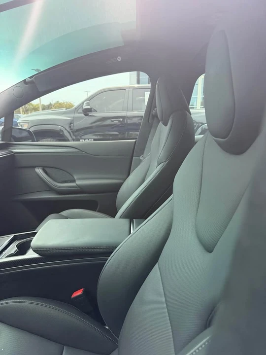2026 Tesla Model X Plaid - Image 9 of 12