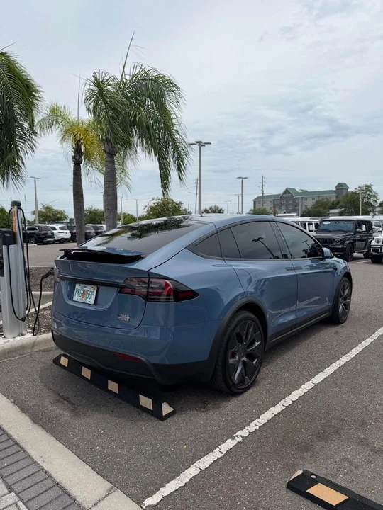 2026 Tesla Model X Plaid - Image 5 of 12