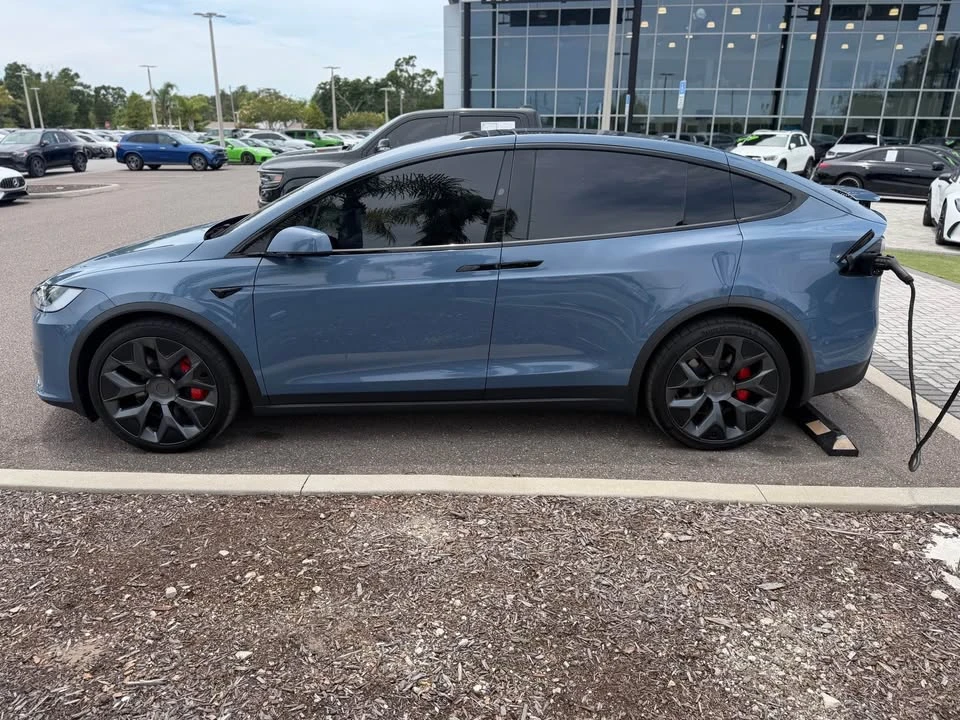 2026 Tesla Model X Plaid - Image 8 of 12