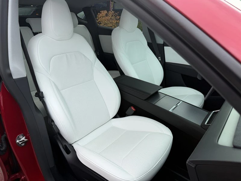 2026 Tesla Model Y - Image 18 of 20