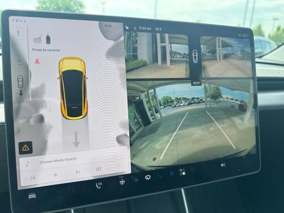 2026 Tesla Model Y - Image 14 of 15