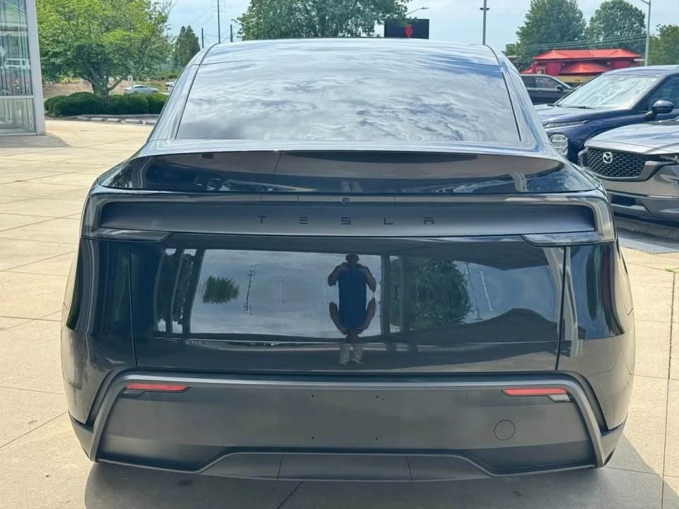 2026 Tesla Model Y - Image 5 of 15