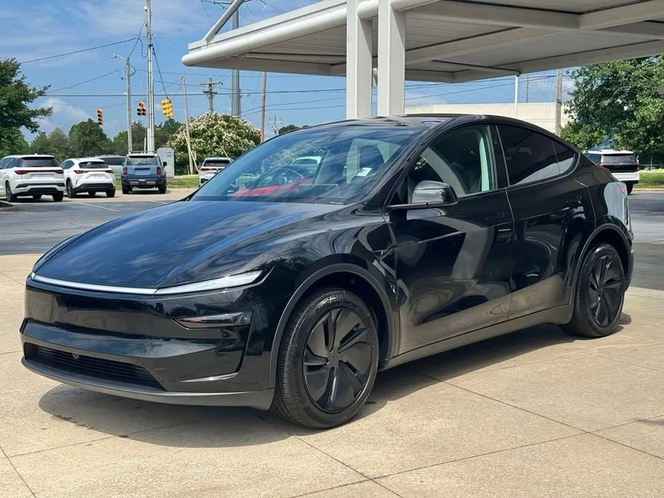 2026 Tesla Model Y - Image 4 of 15
