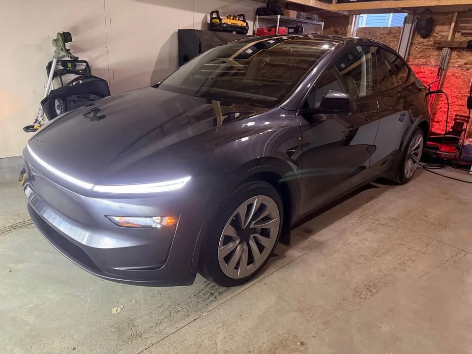 2026 Tesla Model Y - Image 2 of 5