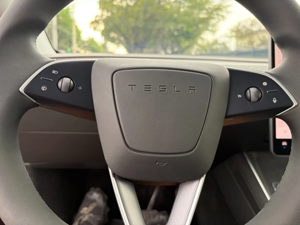 2026 Tesla Model Y - Image 19 of 21