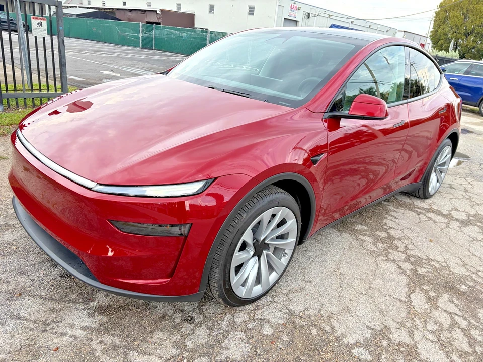 2026 Tesla Model Y - Image 4 of 21