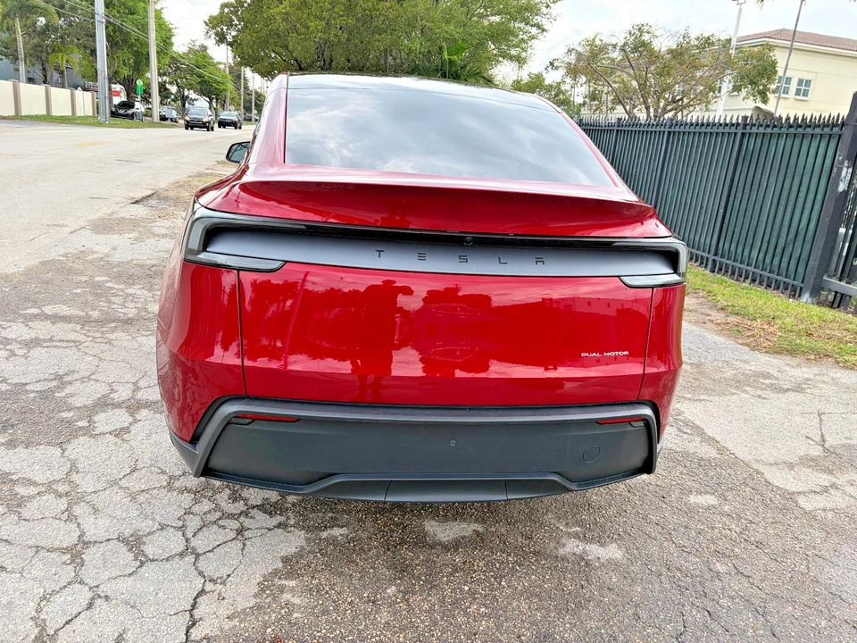 2026 Tesla Model Y - Image 7 of 21