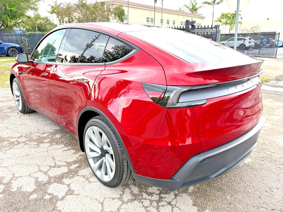 2026 Tesla Model Y - Image 6 of 21