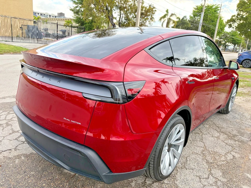 2026 Tesla Model Y - Image 8 of 21