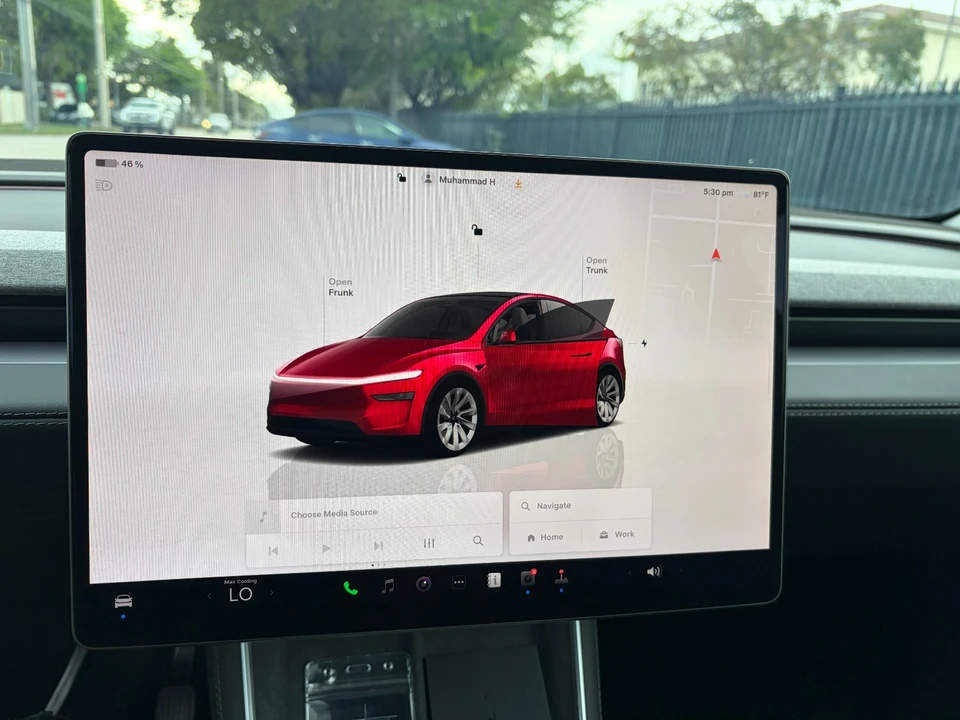2026 Tesla Model Y - Image 15 of 21