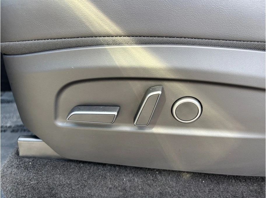 2026 Tesla Model S - Image 18 of 21