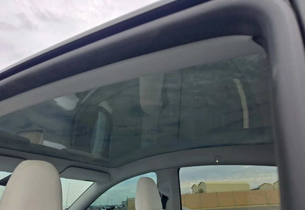 2026 Tesla Model S - Image 8 of 10