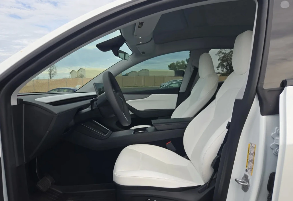 2026 Tesla Model S - Image 4 of 10