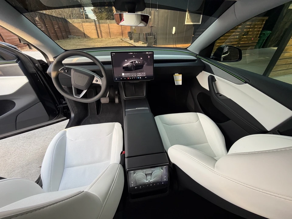 2026 Tesla Model Y - Image 6 of 9