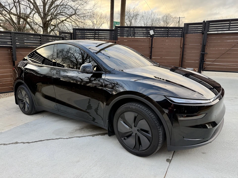 2026 Tesla Model Y - Image 2 of 9