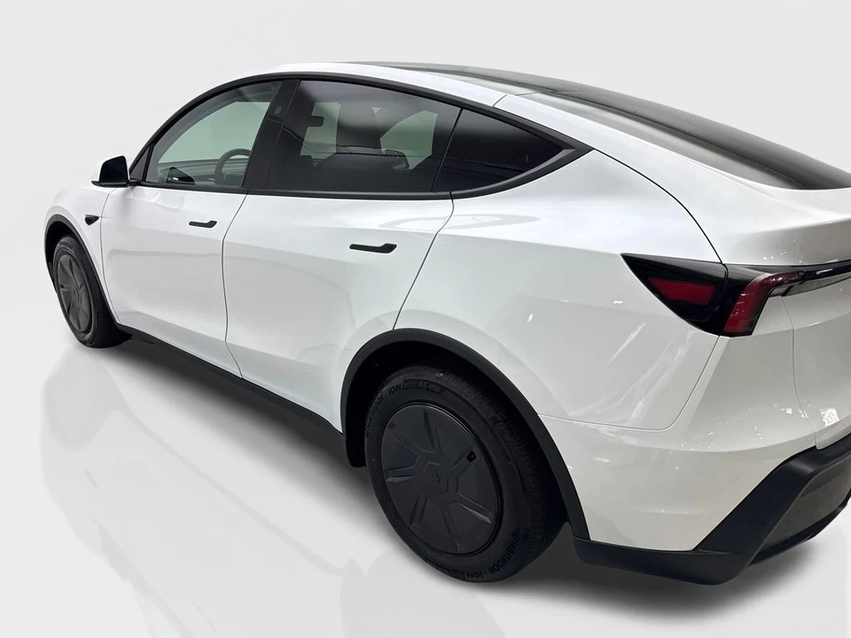 2026 Tesla Model S - Image 14 of 21