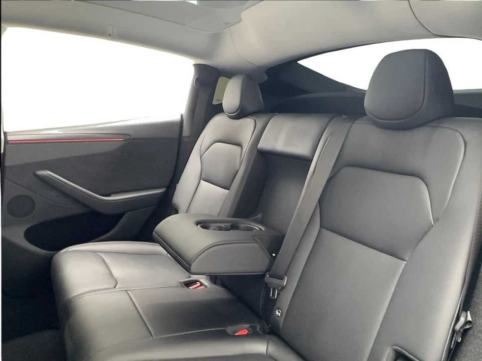 2026 Tesla Model S - Image 19 of 21