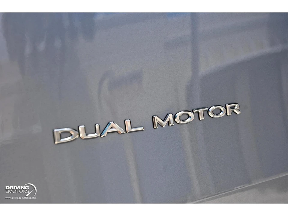 2026 Tesla Model Y - Image 21 of 31