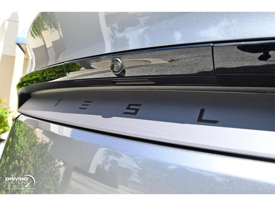 2026 Tesla Model Y - Image 18 of 31