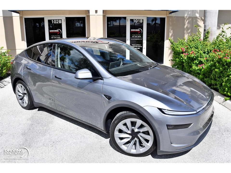 2026 Tesla Model Y - Image 2 of 31