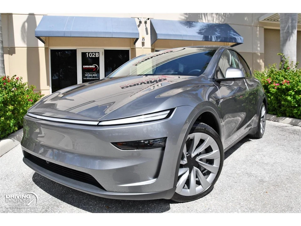 2026 Tesla Model Y - Image 31 of 31