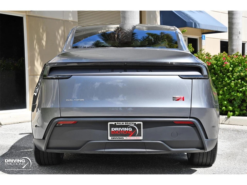 2026 Tesla Model Y - Image 16 of 31