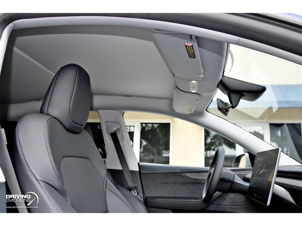 2026 Tesla Model Y - Image 12 of 31