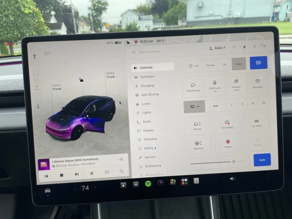 2026 Tesla Model Y - Image 17 of 31