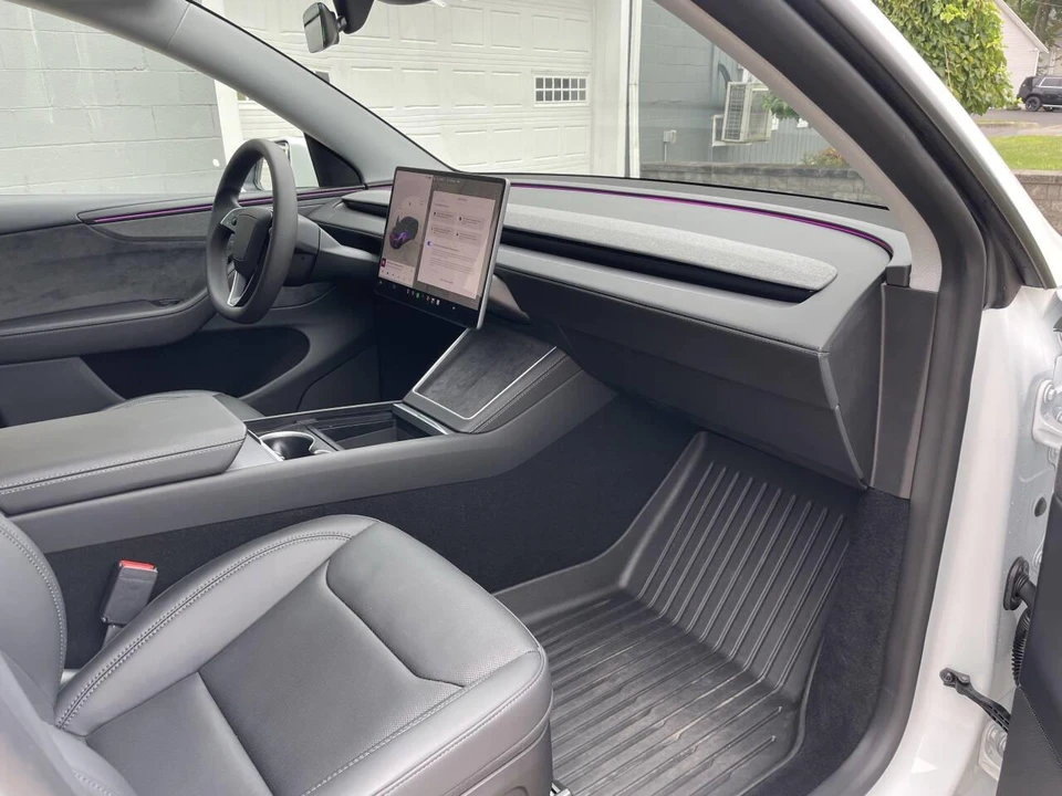 2026 Tesla Model Y - Image 23 of 31