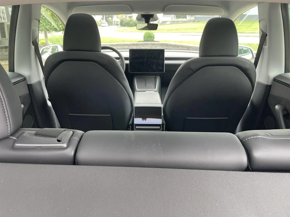 2026 Tesla Model Y - Image 29 of 31