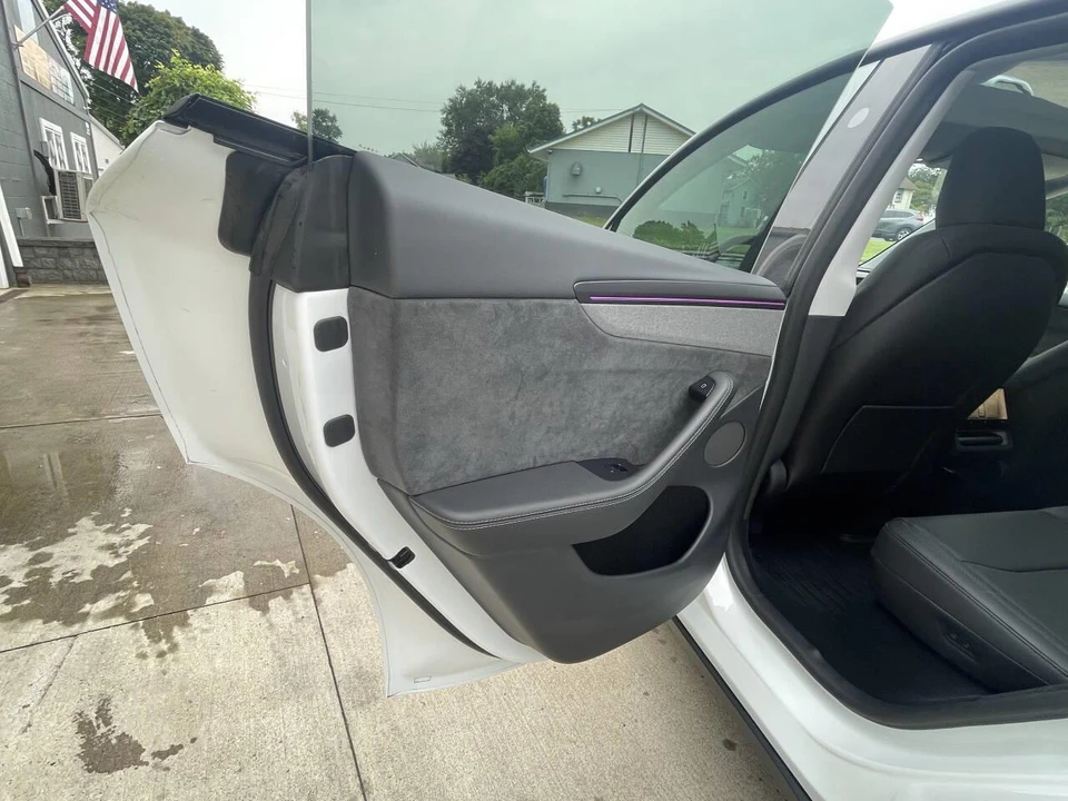2026 Tesla Model Y - Image 19 of 31