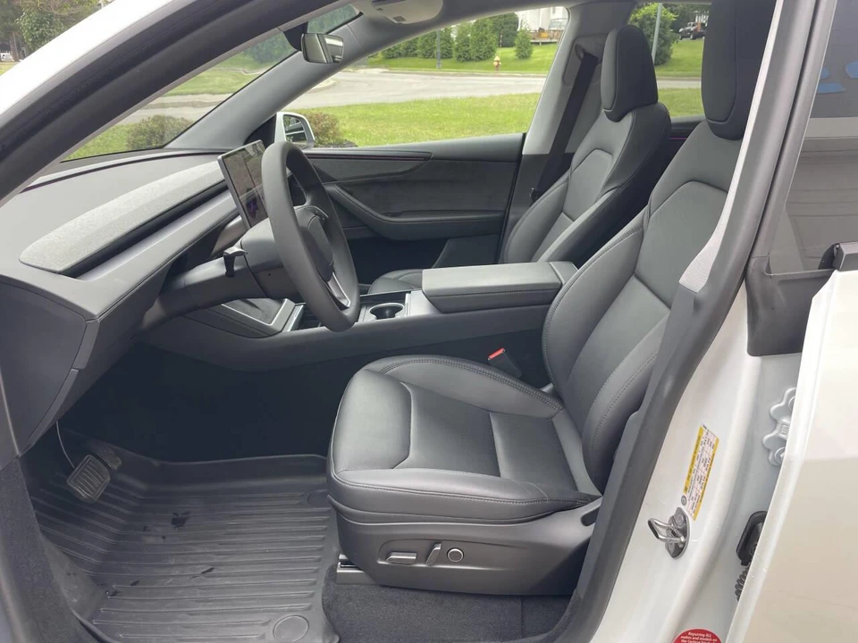 2026 Tesla Model Y - Image 16 of 31
