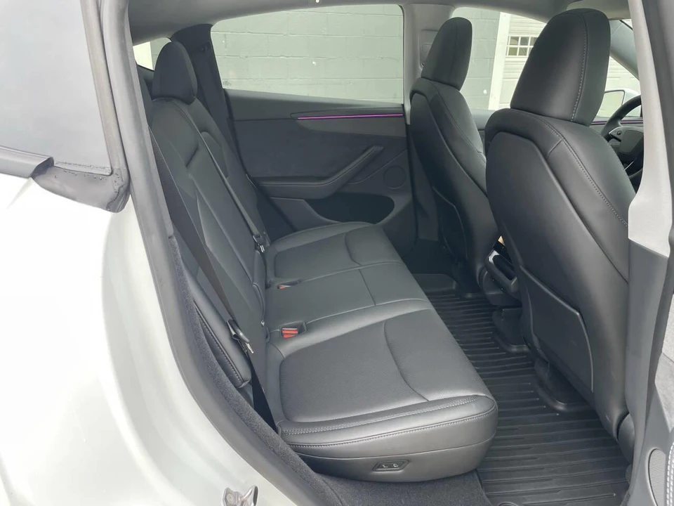 2026 Tesla Model Y - Image 26 of 31