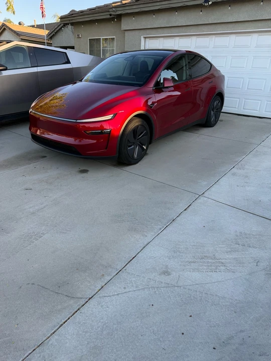 2026 Tesla Model Y - Image 3 of 21