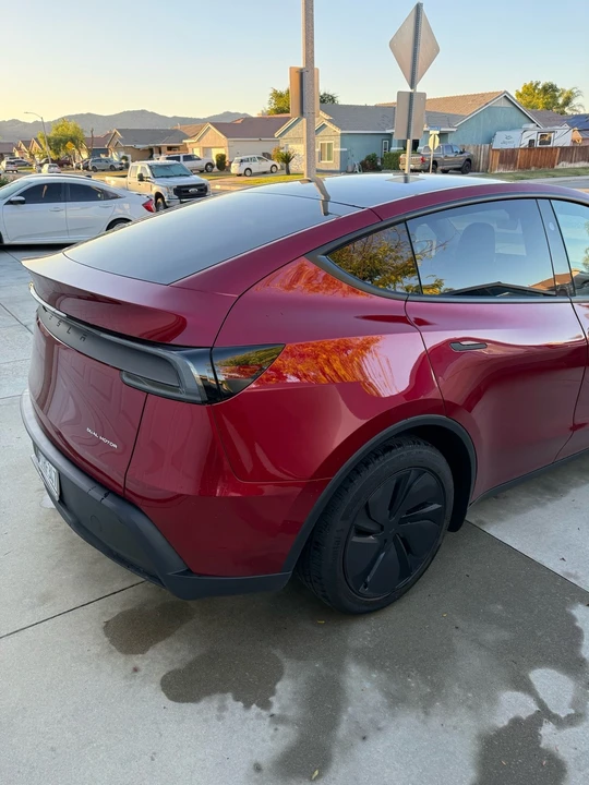 2026 Tesla Model Y - Image 9 of 21
