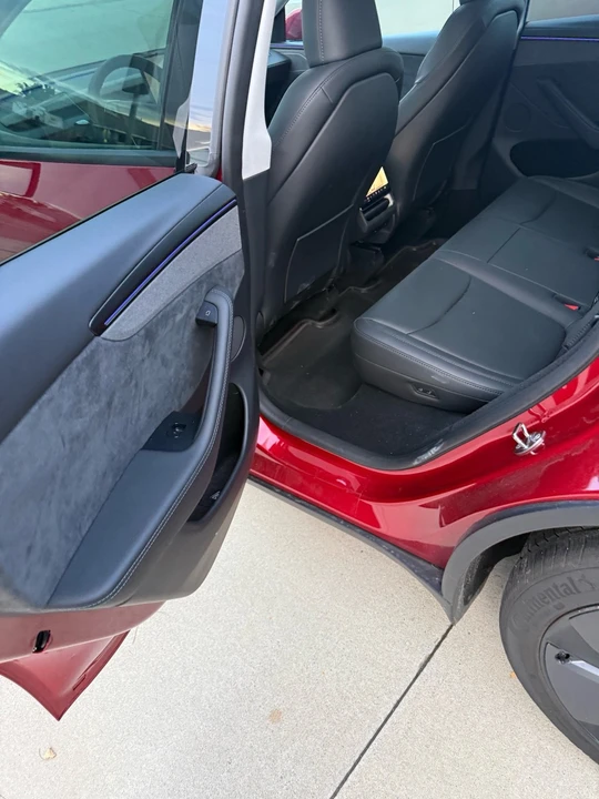 2026 Tesla Model Y - Image 18 of 21
